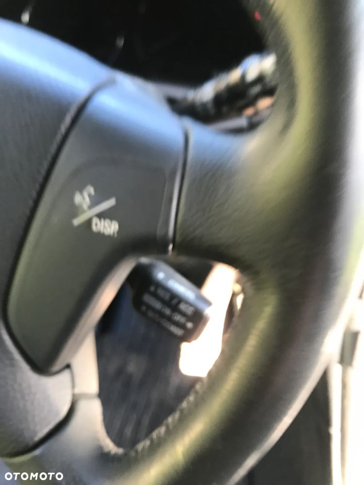 Toyota Avensis 2.0 D-4D Executive - 11