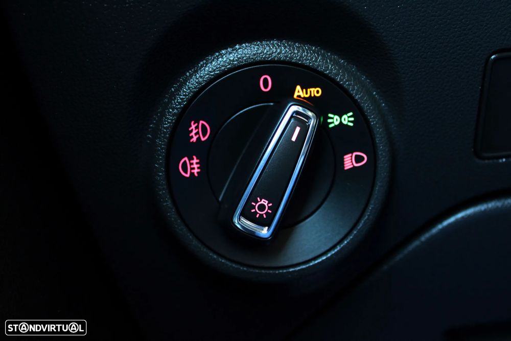 SEAT Leon SC 2.0 TDI DPF S&S FR - 41