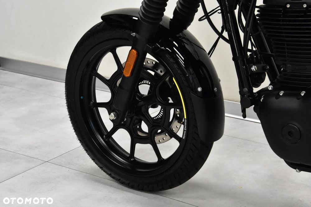 Royal Enfield HNTR - 34