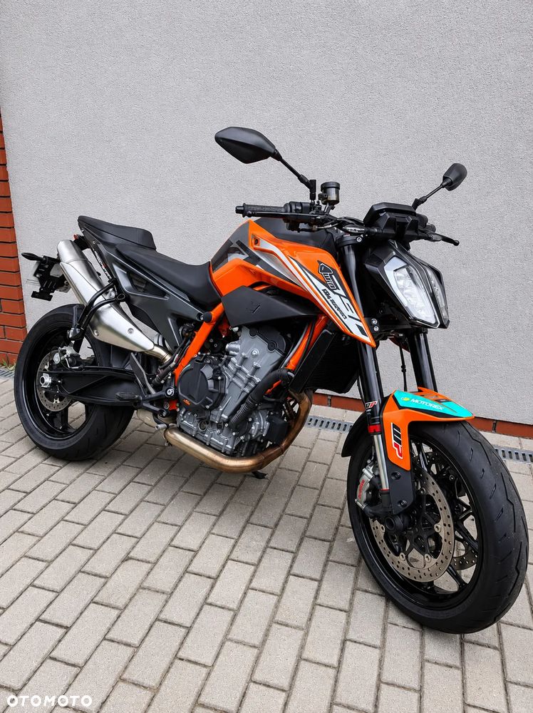 KTM DUKE 890 - 1