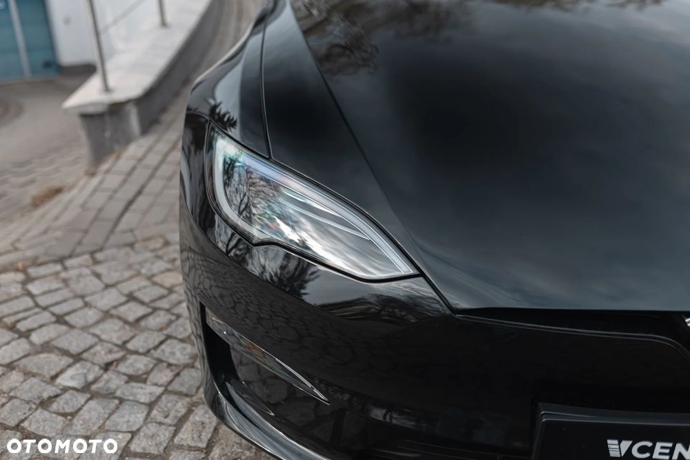 Tesla Model S - 7
