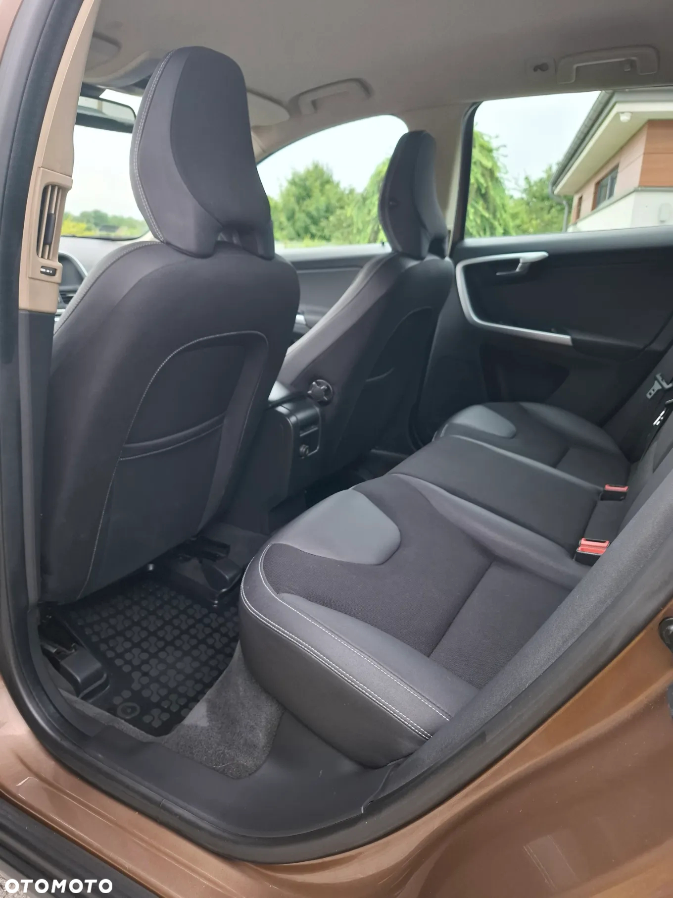 Volvo XC 60 D5 AWD Momentum - 2