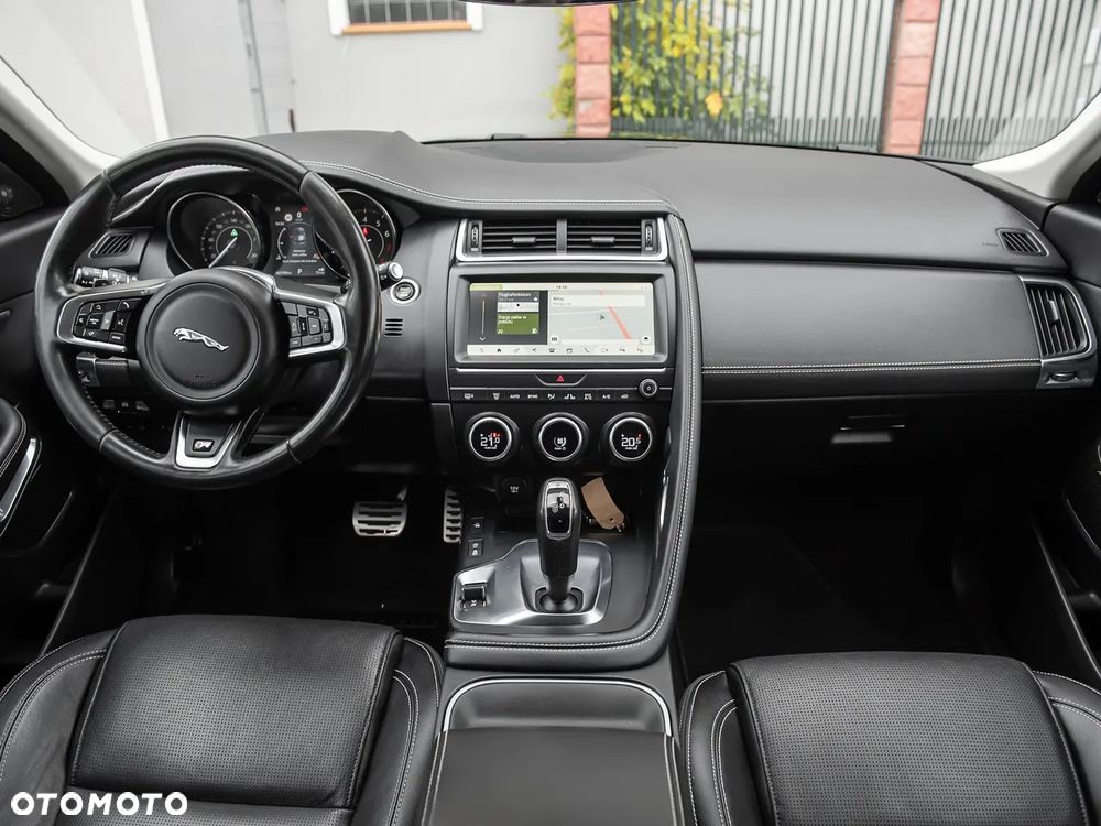 Jaguar E-Pace P250 AWD R-Dynamic SE - 30