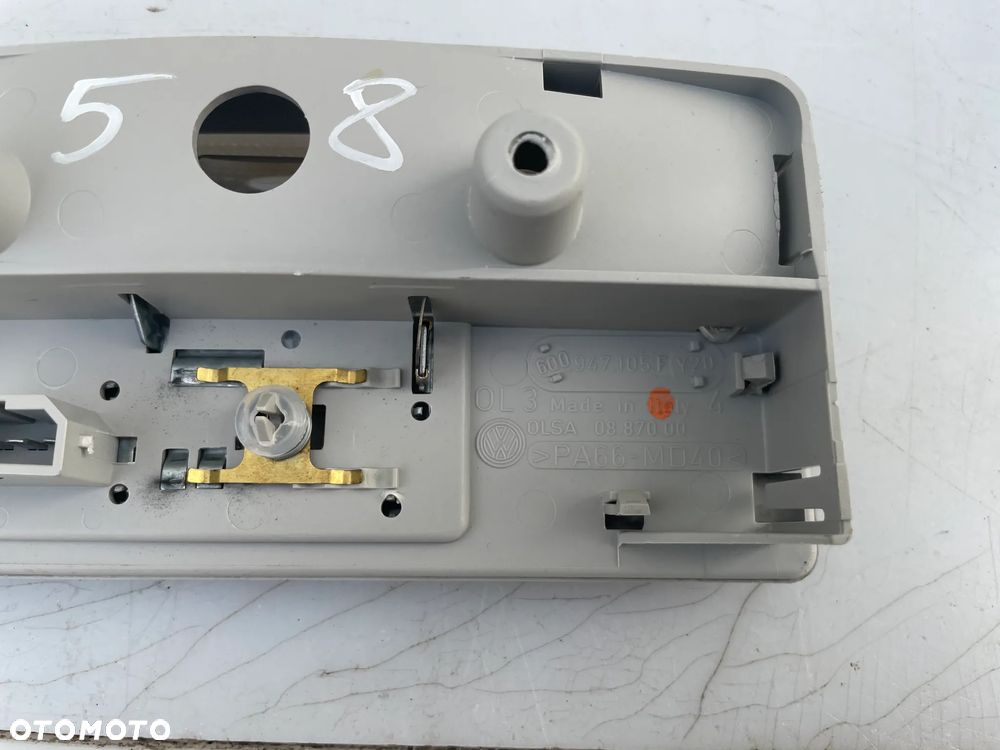 LAMPKA PODSUFITKI WNĘTRZA VW POLO 9N 6Q0947105F - 2