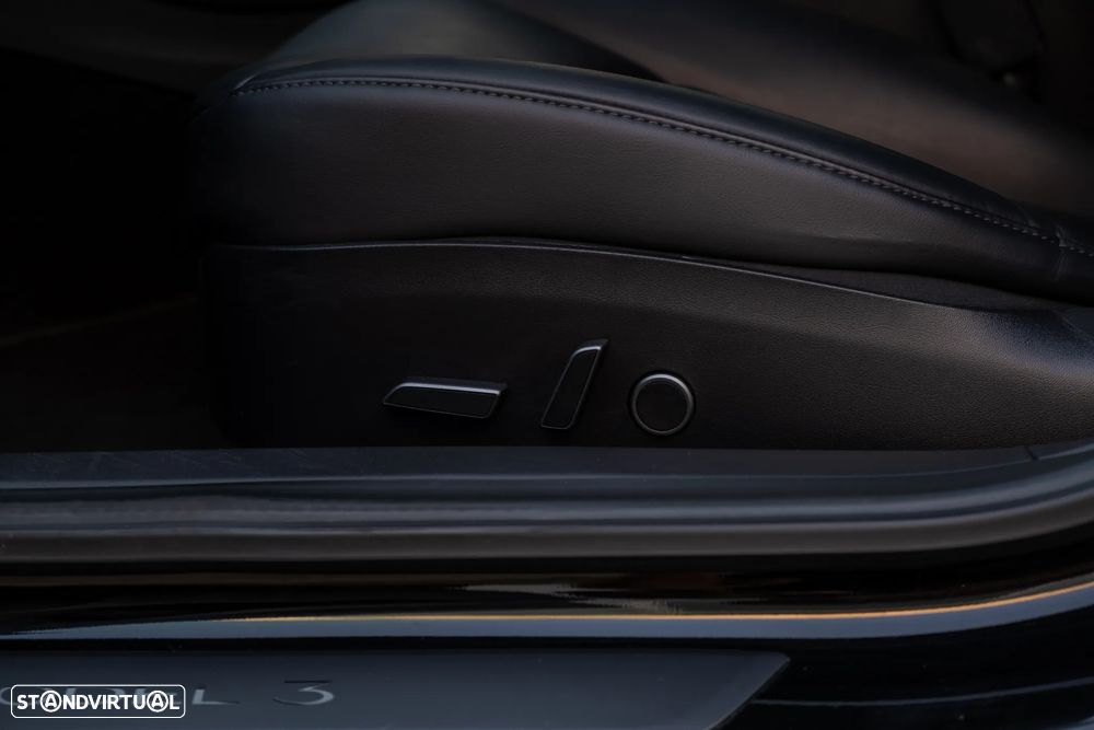 Tesla Model 3 Performance Dual Motor AWD - 26