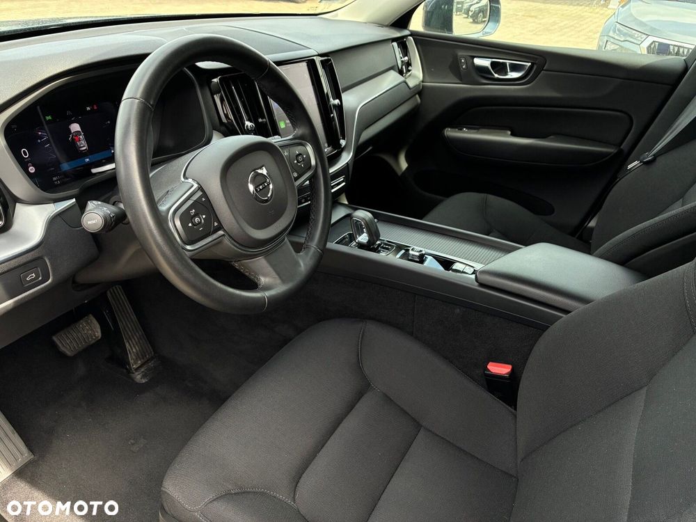Volvo XC 60 B4 B Momentum - 10