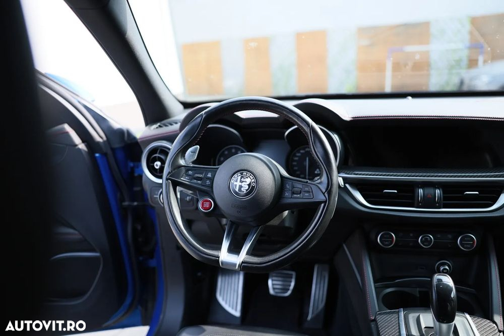 Alfa Romeo Stelvio V6 2.9 Bi-Turbo AT8-Q4 Quadrifoglio - 10