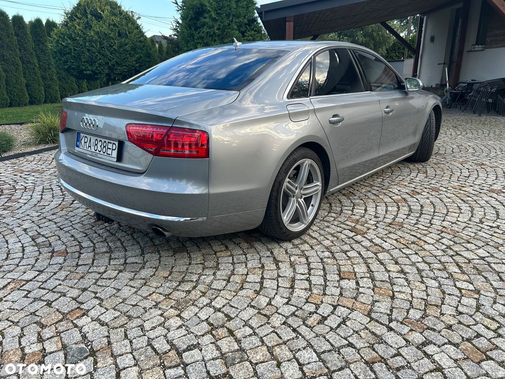 Audi A8 - 4