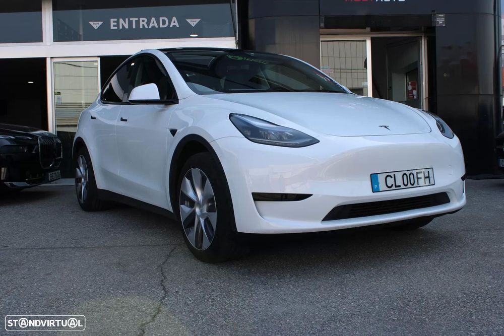 Tesla Model Y Standard - 1