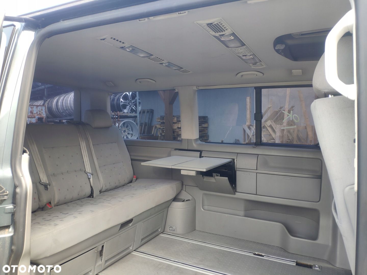 VW TRANSPORTER T5 MULTIVAN WNĘTRZE ŚRODEK KANAPA - 1