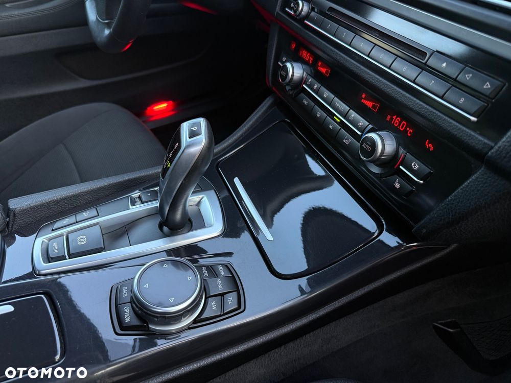 BMW Seria 5 525d - 16