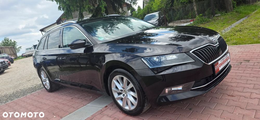 Skoda Superb 2.0 TDI Premium Edition - 9