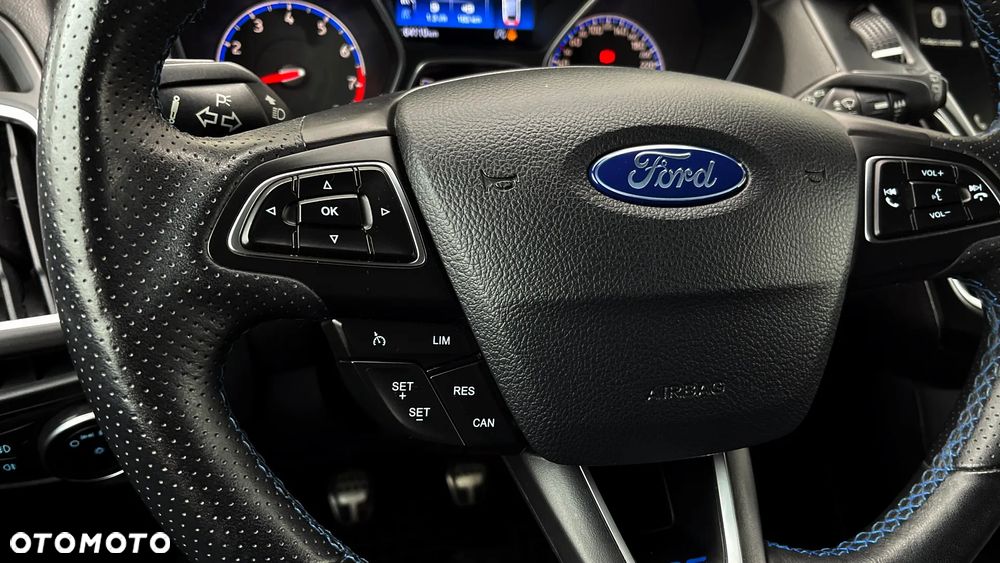 Ford Focus 2.3 EcoBoost RS - 12
