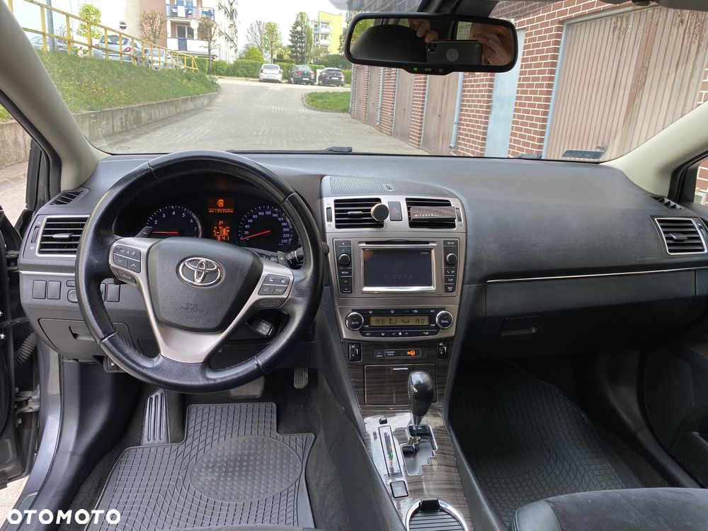 Toyota Avensis 2.0 Premium MS - 8