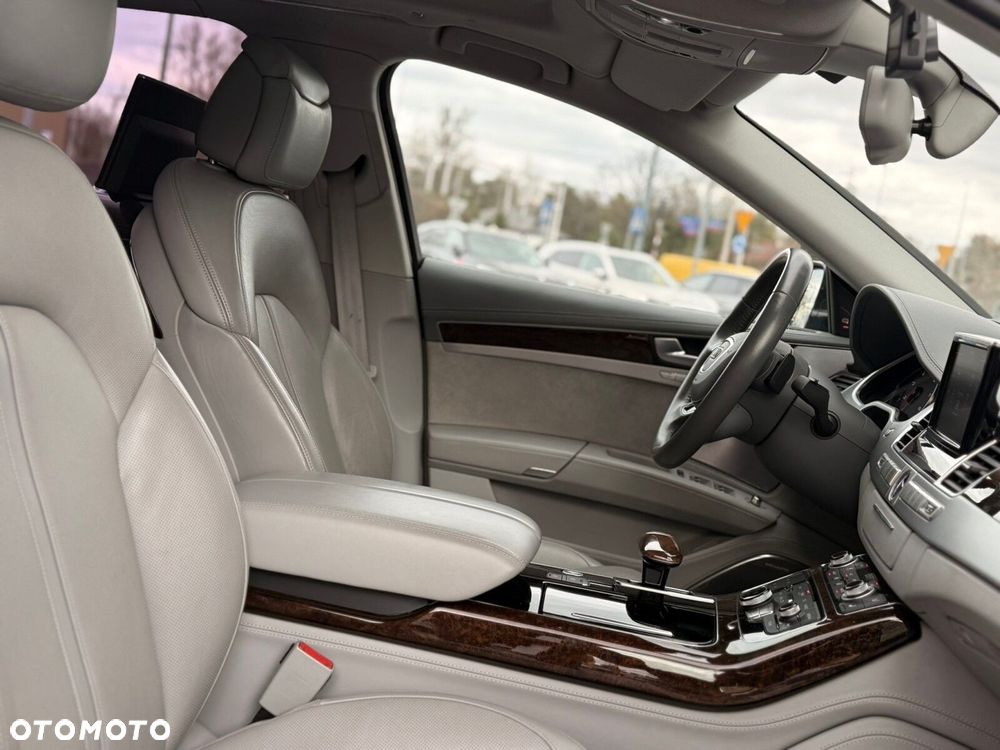 Audi A8 - 32