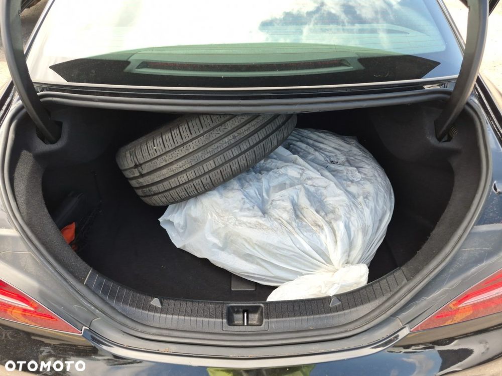 Mercedes-Benz CLA 250 4Matic 7G-DCT AMG Line - 11