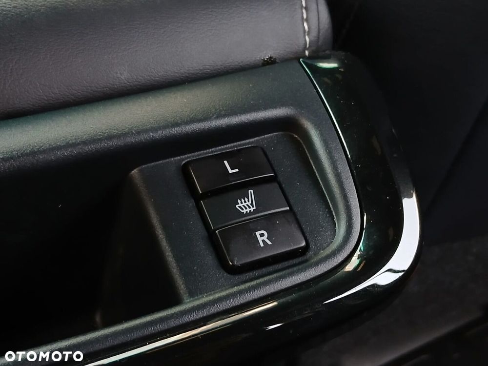 Toyota Hilux 2.8 D-4D mHEV Double Cab Invincible 4x4 - 24