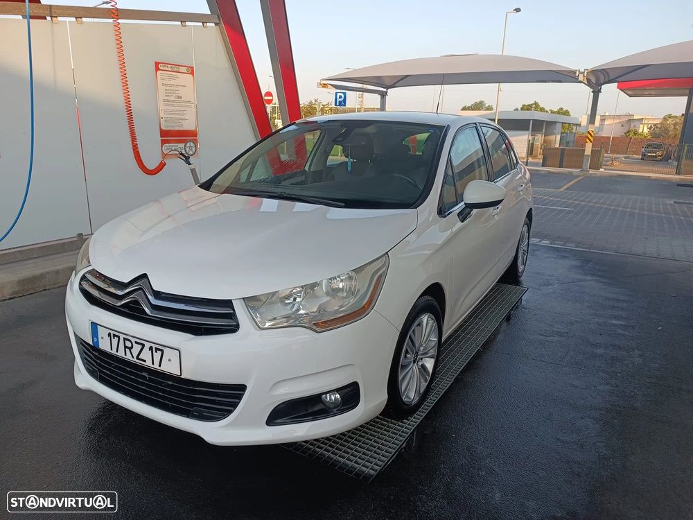 Citroën C4 e-HDi 110 Exclusive - 21