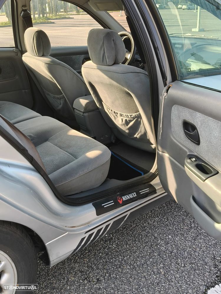 Renault Laguna - 6