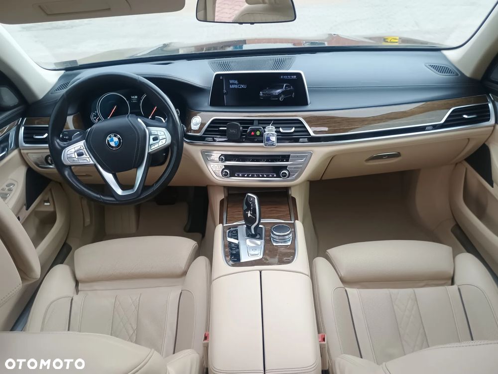 BMW Seria 7 740Li - 13