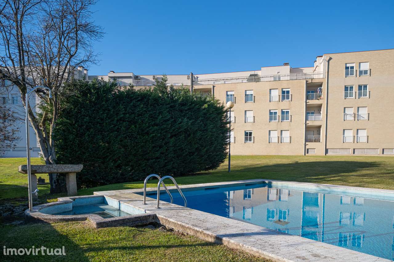 T3 com Suíte | Condomínio Fechado com Piscina | Barcelinhos - Grande imagem: 2/31