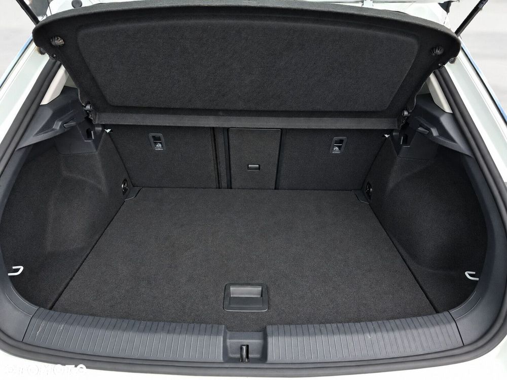 Volkswagen T-Roc - 23