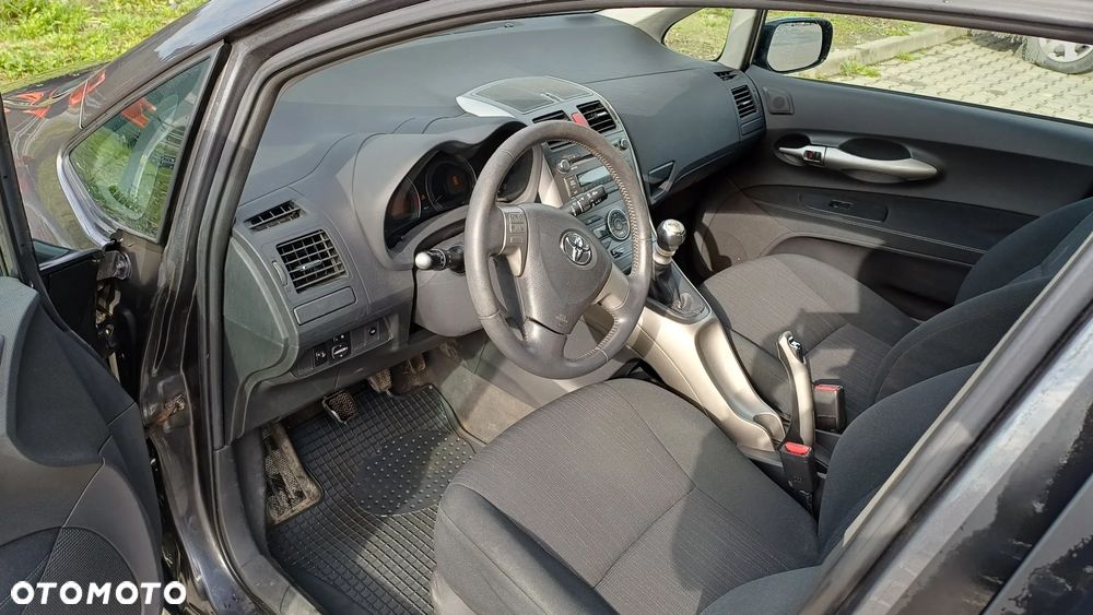 Toyota Auris 2009 photo 5
