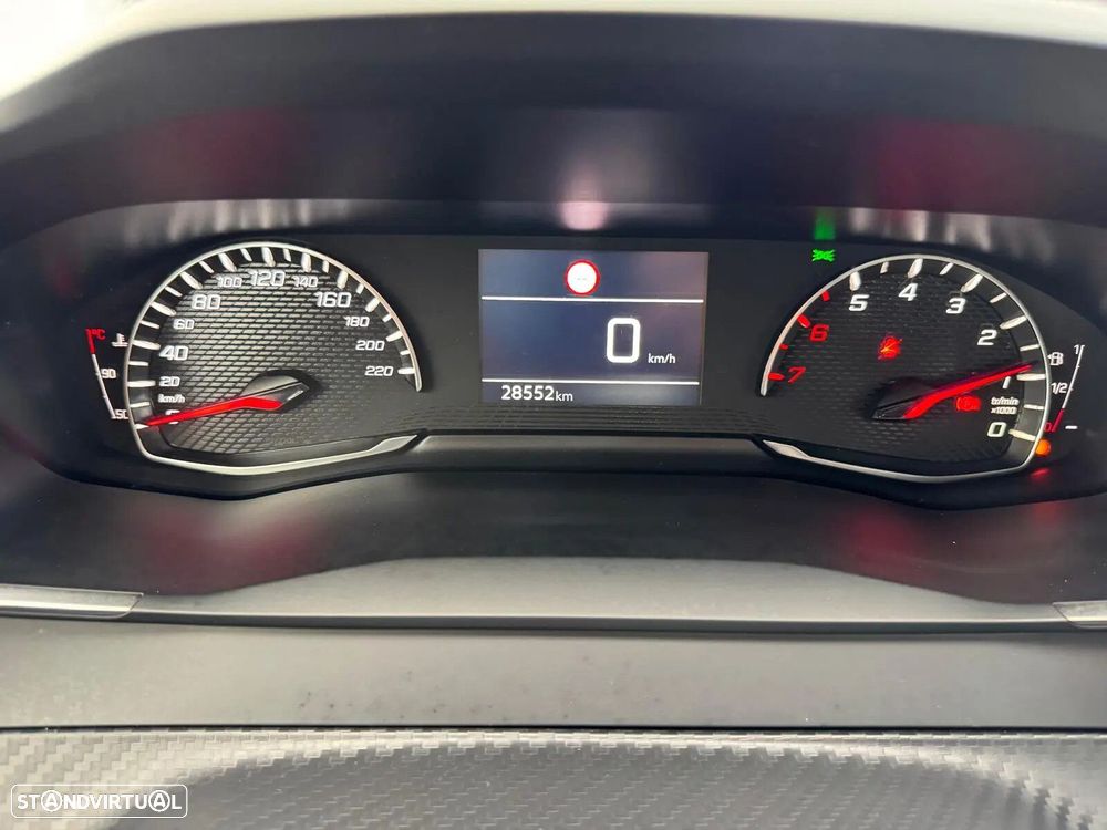 Peugeot 208 - 5