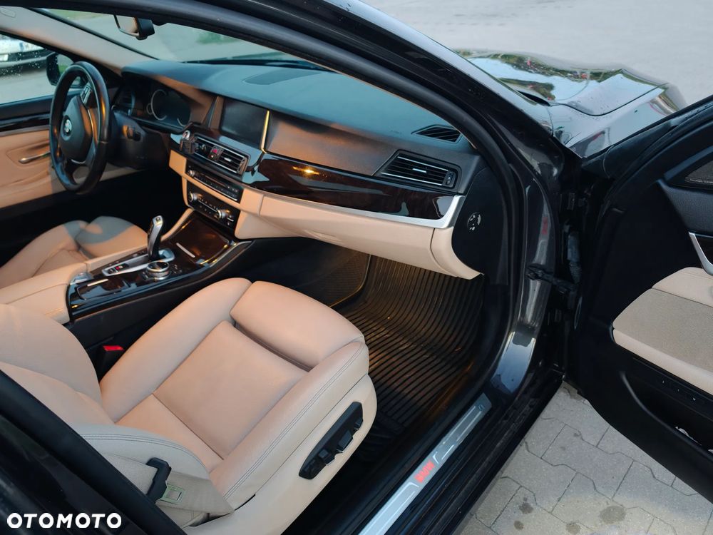 BMW Seria 5 525d xDrive Luxury Line - 20