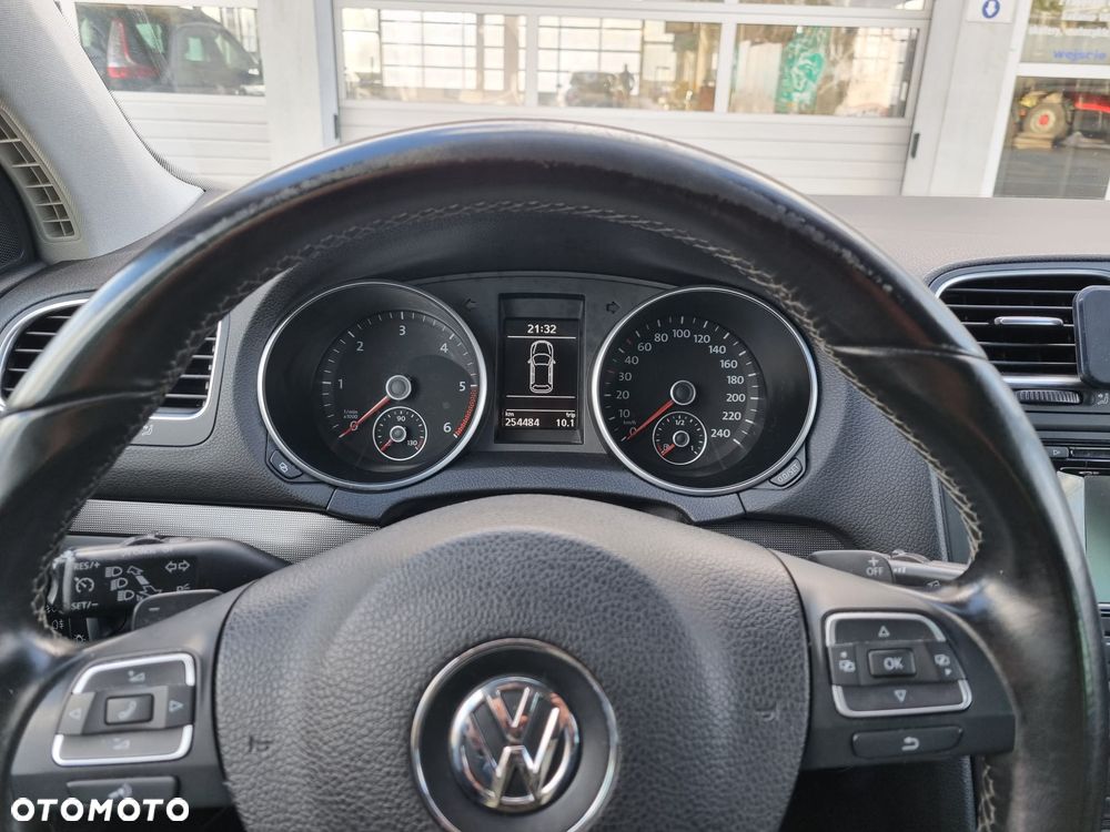 Volkswagen Golf 1.6 TDI DPF DSG Style - 25