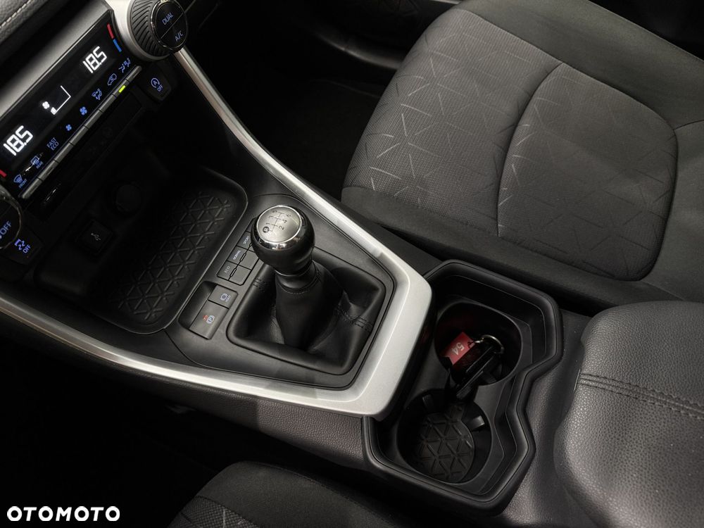 Toyota RAV4 2.0 Comfort 4x2 - 28