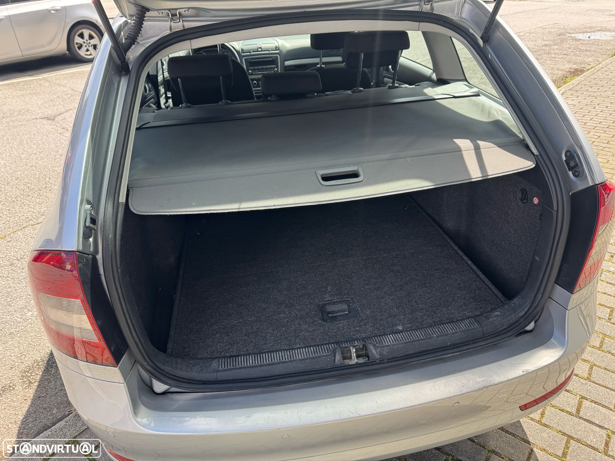 Skoda Octavia Break 1.6 TDi Sportline - 24