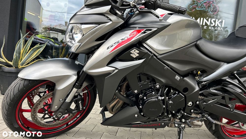 Suzuki GSX 1000 - 24