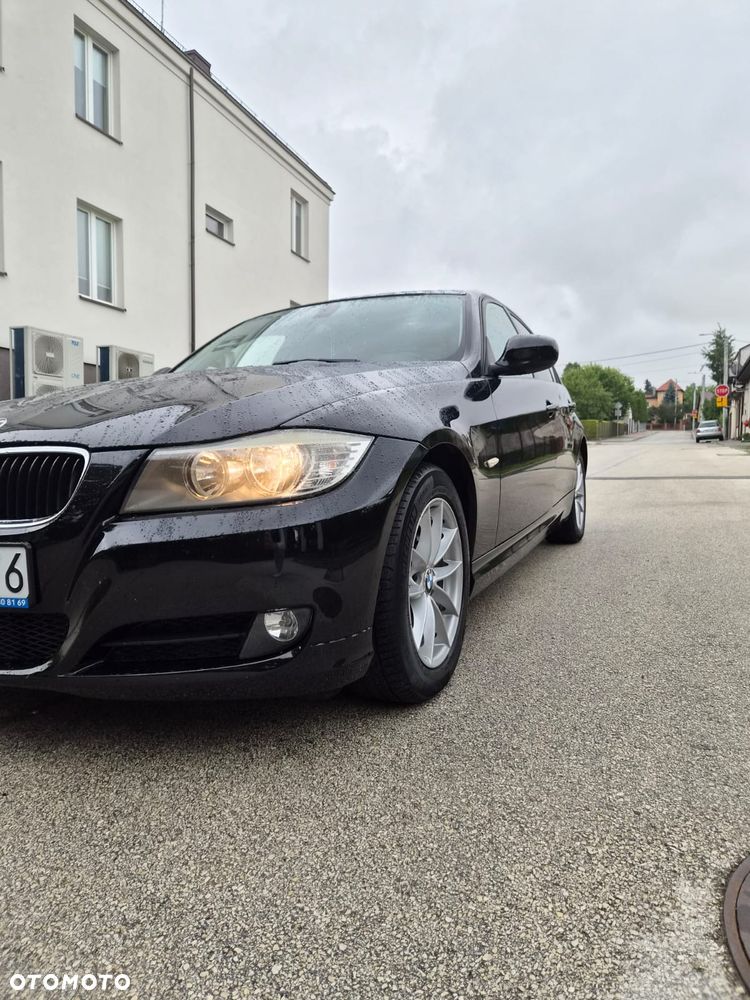BMW Seria 3 318d - 1