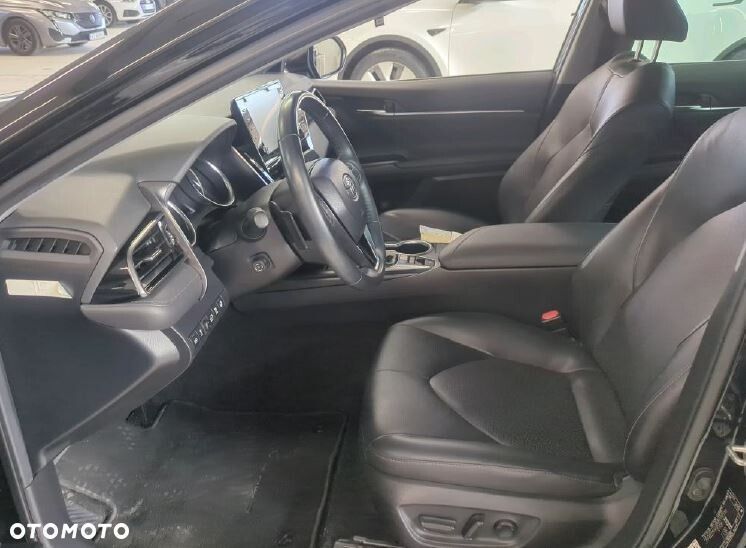 Toyota Camry - 6