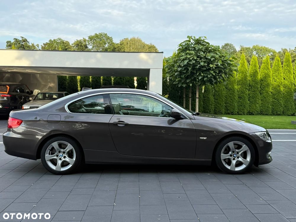BMW Seria 3 325d Coupe Edition Exclusive - 8