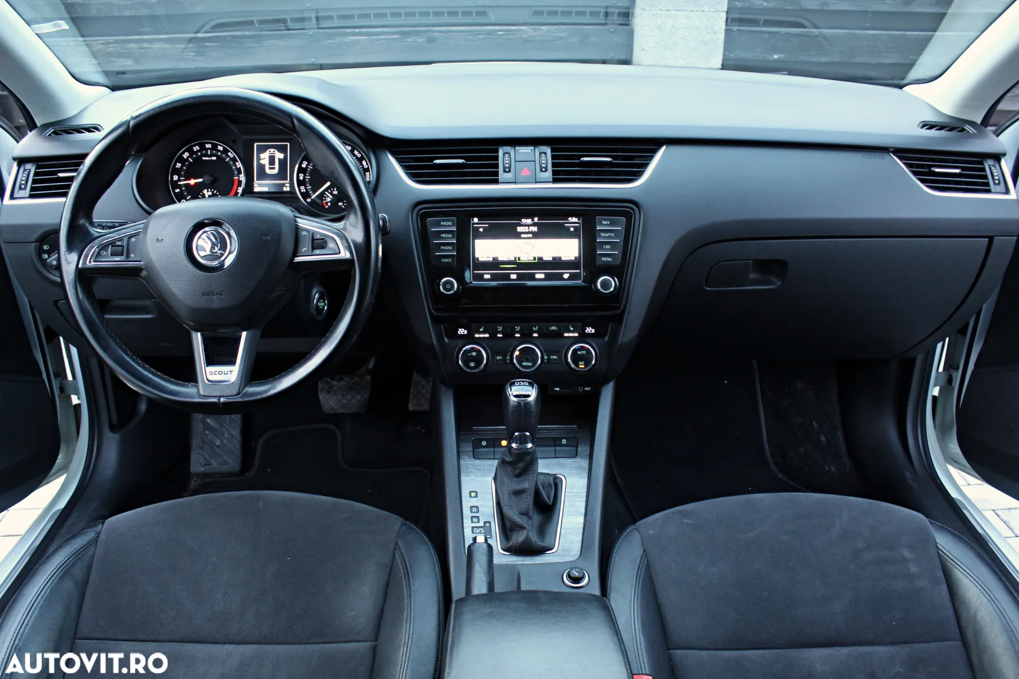 Skoda Octavia Combi 2.0 TDI 4x4 DSG Scout - 3