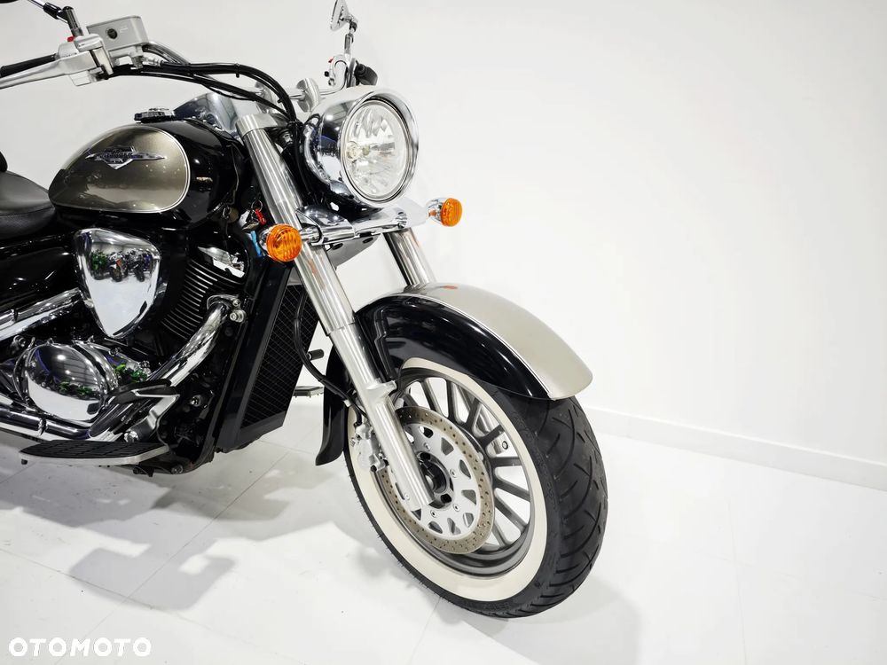 Suzuki Intruder - 4