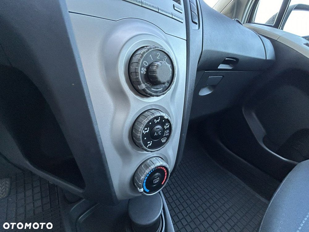 Toyota Yaris - 13