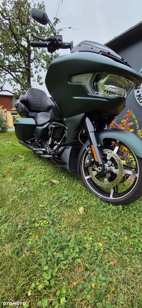 Harley-Davidson Touring Road Glide - 11