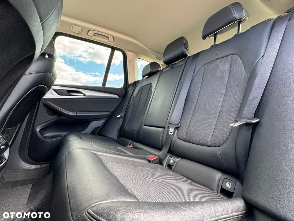 BMW X3 xDrive20d - 17