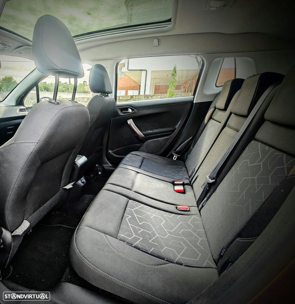 Peugeot 2008 1.6 e-HDi Allure - 9