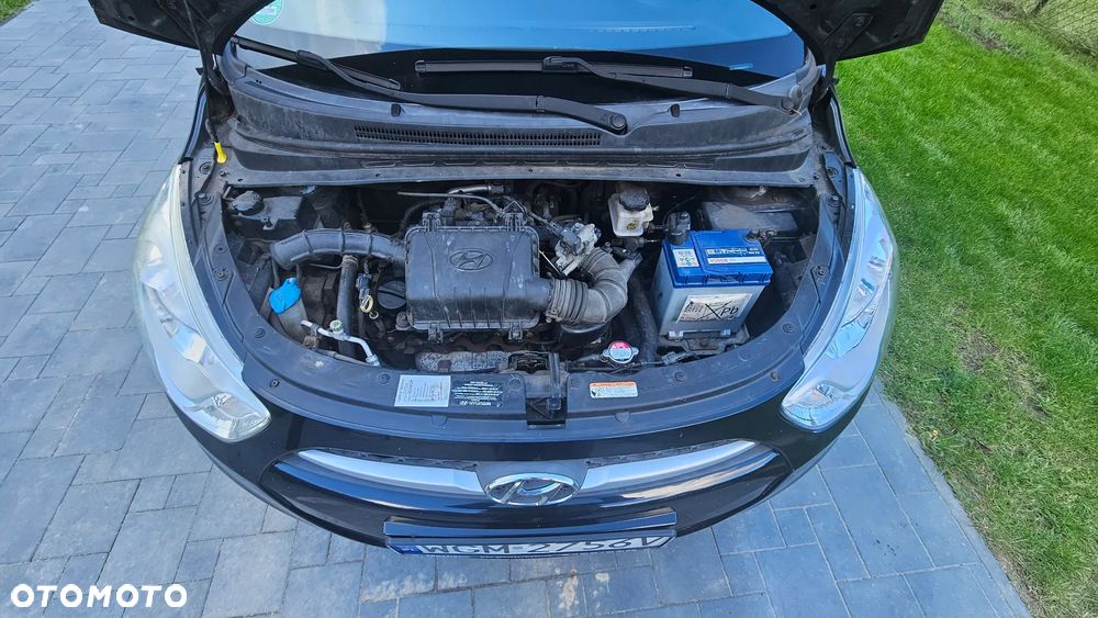 Hyundai i10 1.1 FIFA WM Edition - 16