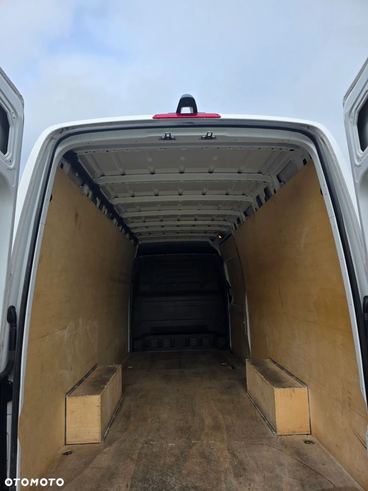 Mercedes-Benz Sprinter - 9