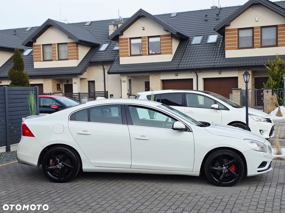 Volvo S60 D4 R-Design - 8