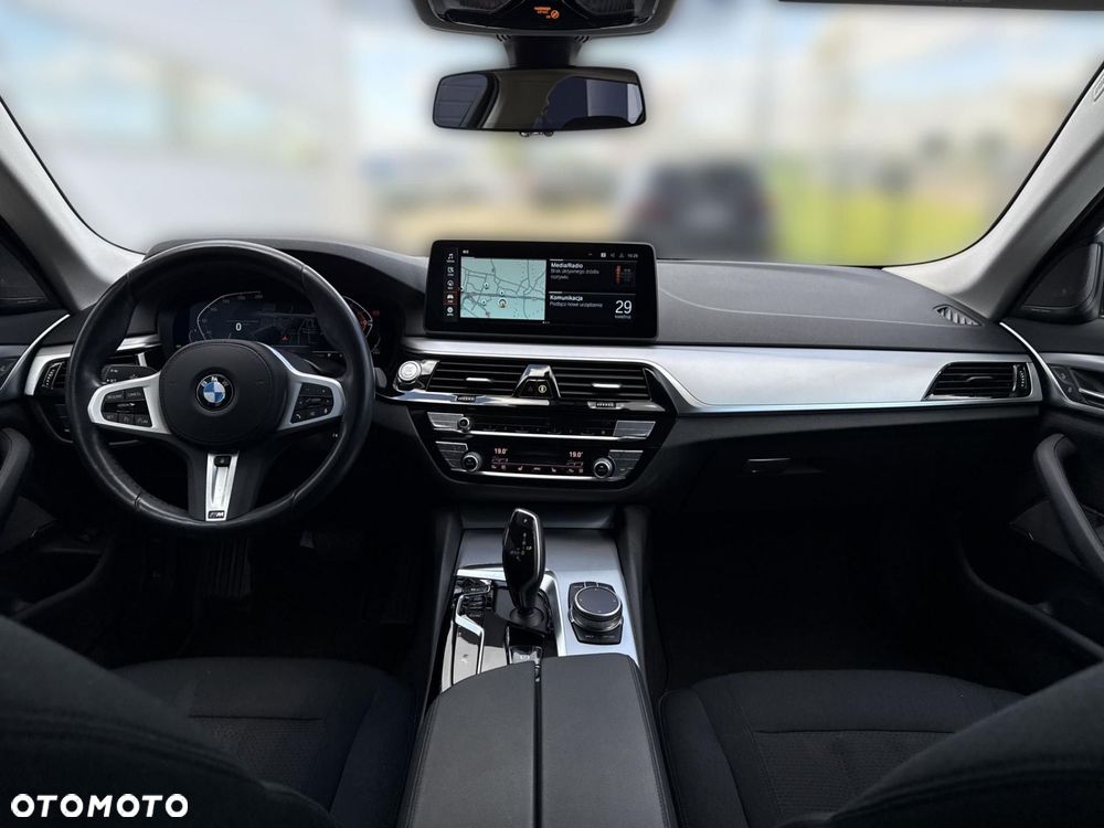 BMW Seria 5 - 32