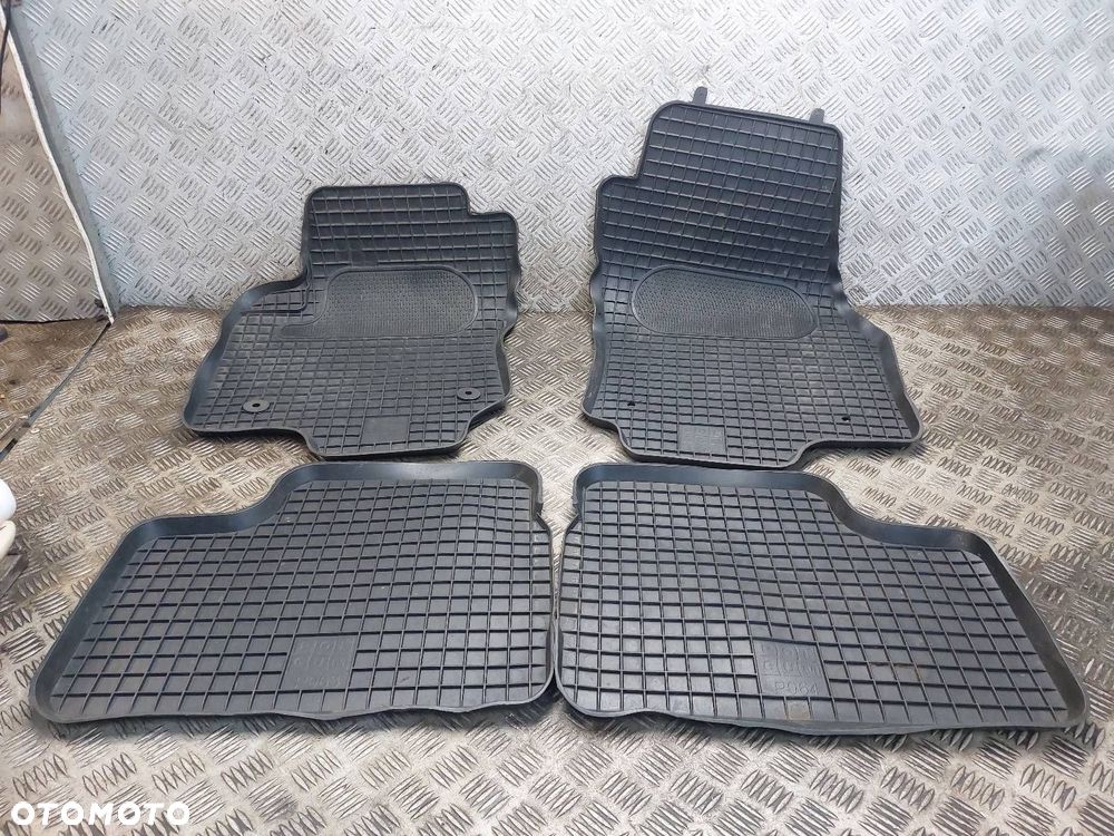 DYWANIKI KOMPLET OPEL ASTRA H POL GUM ID: 238040 - 1