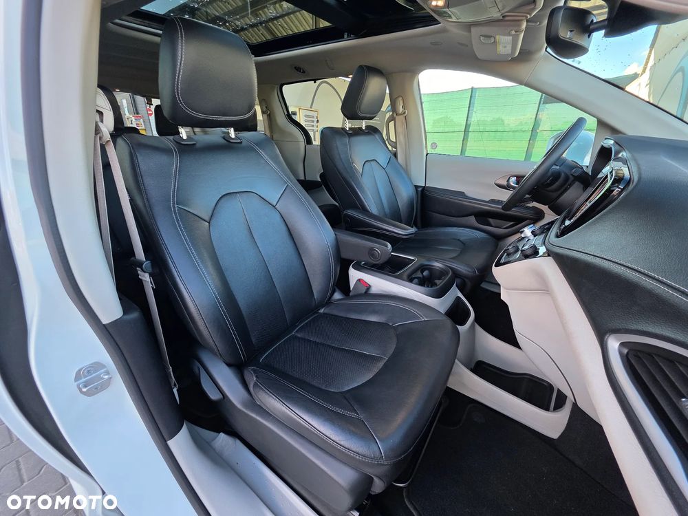 Chrysler Pacifica - 14