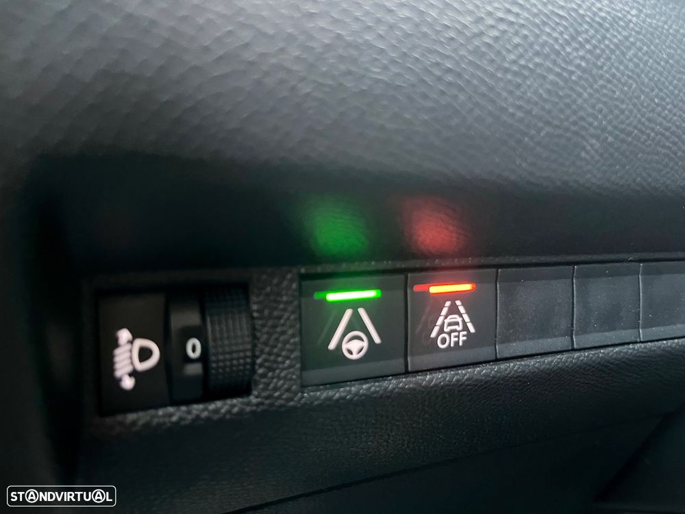 Peugeot 208 PureTech 100 EAT8 Allure Pack - 18