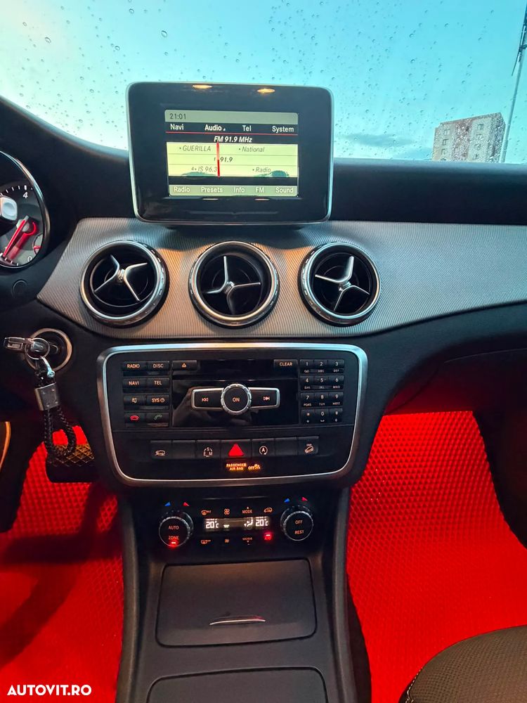 Mercedes-Benz GLA 220 d 4MATIC 7G-DCT - 6